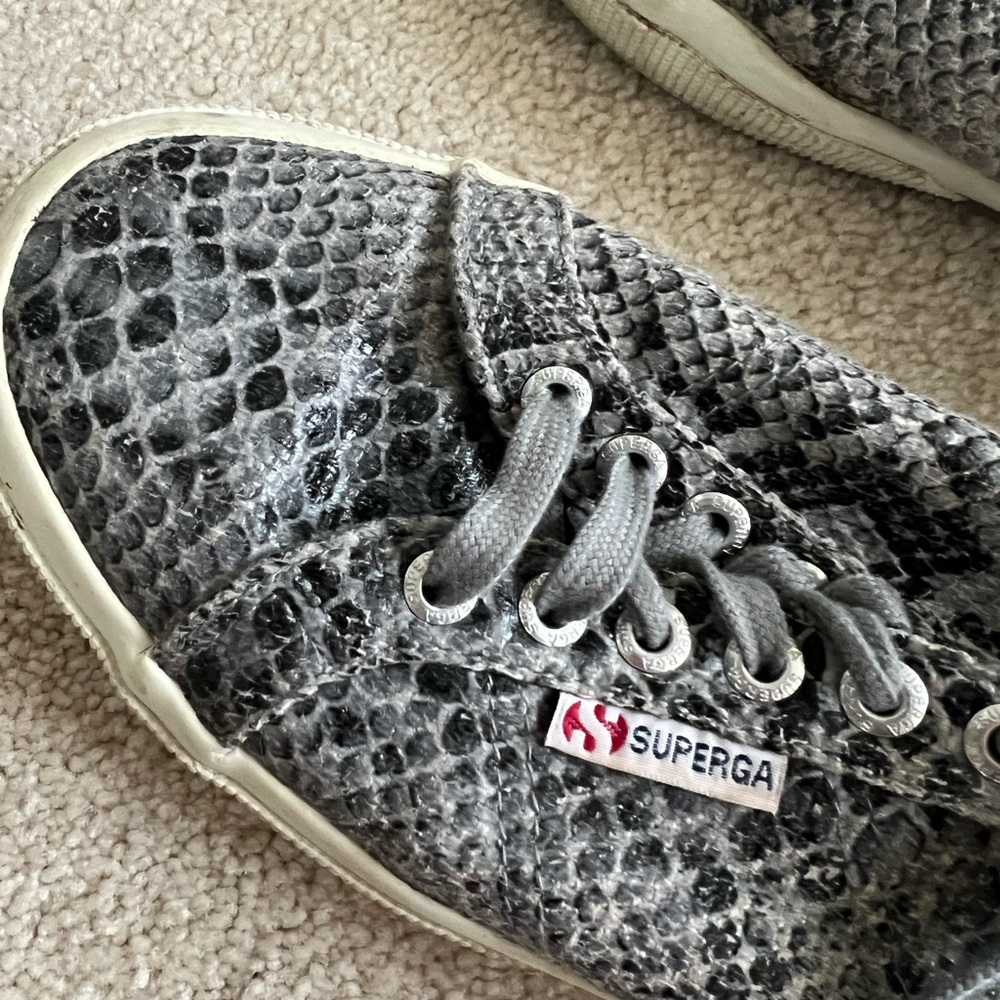 Snakeskin Supergas